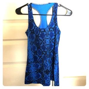 Lululemon workout top